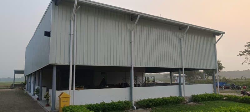 Steel-Roofed Office Buildings